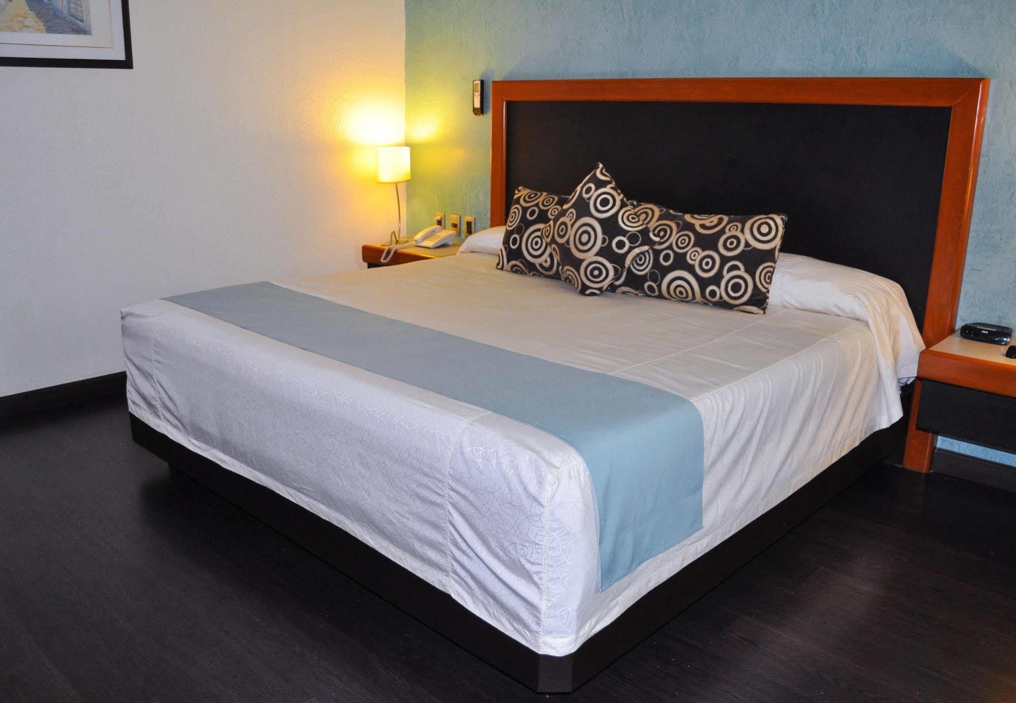 Hotel Abastos Plaza Mexico Extérieur photo